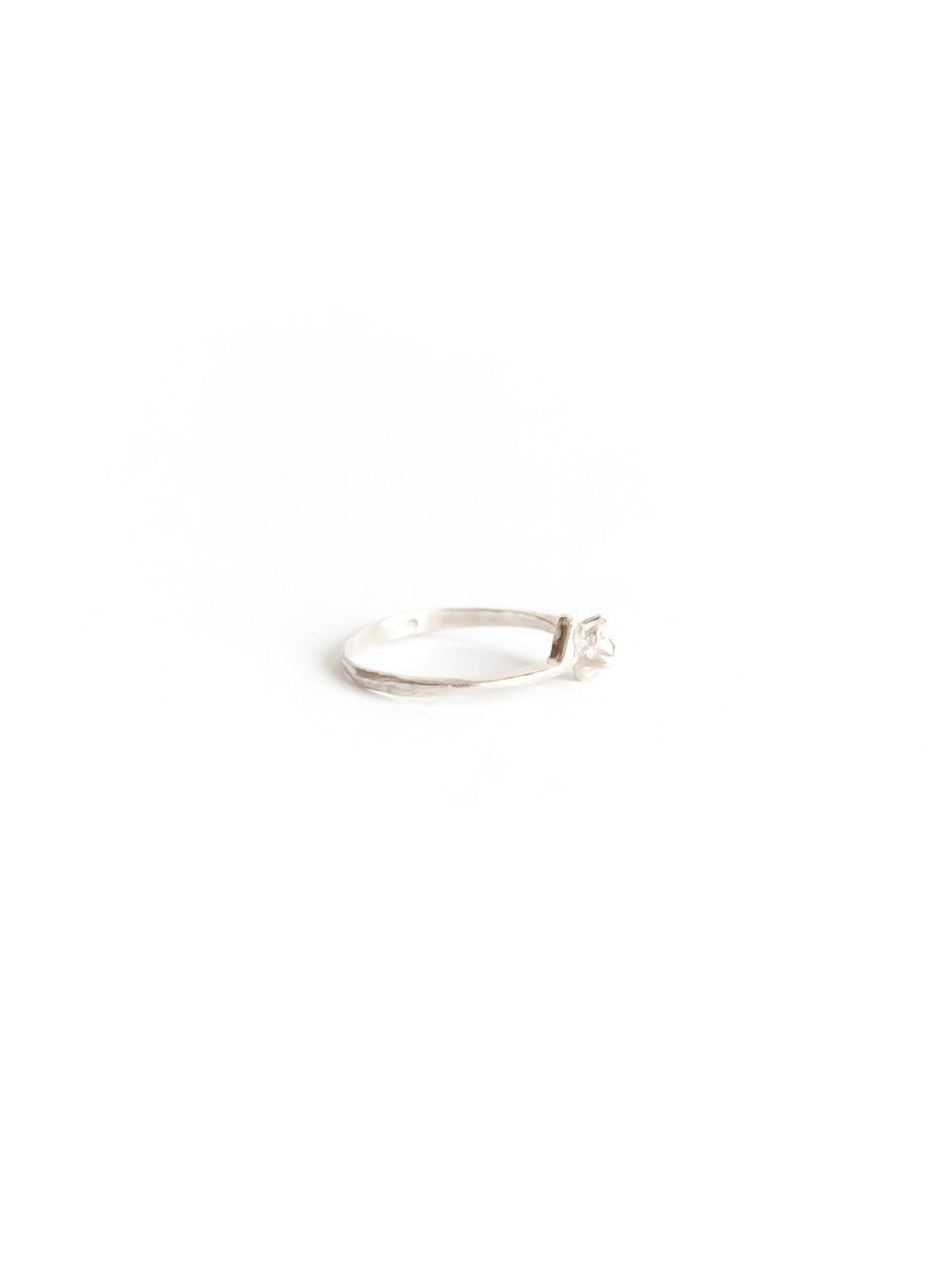 Anna solitaire ring